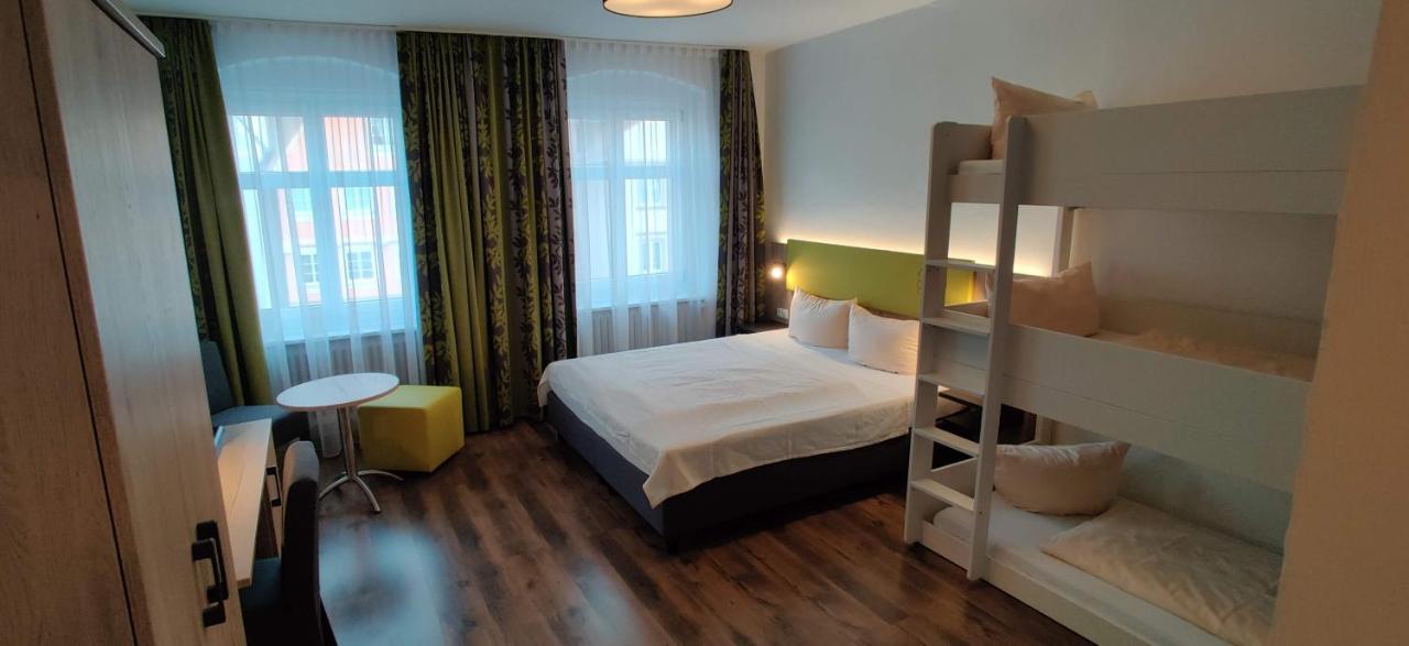 Hotel Goldene Traube กุนซ์บวร์ก ภายนอก รูปภาพ
